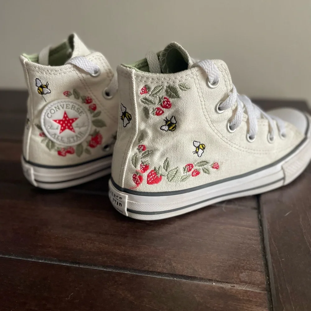 Converse Cream High-Tops with Floral and Bee Design - Picture 6 of 7